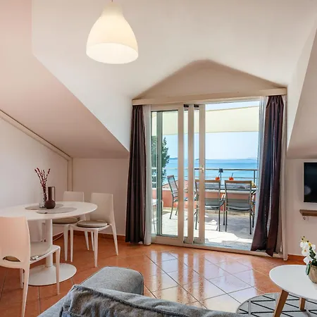 Apartments Villa Sanmarino Pakostane Exterior photo